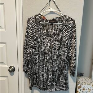 Dana Buchman Black and White Blouse Timeless Elegance